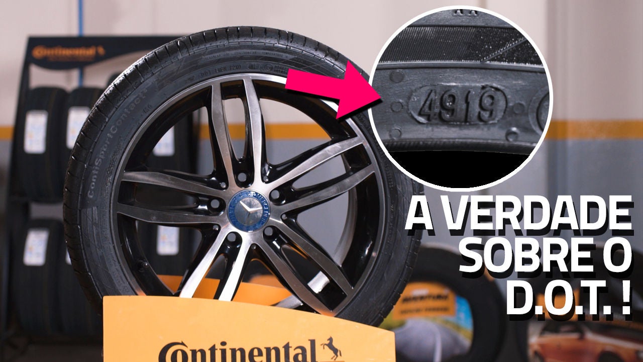 (foto de pneu Continental em suporte de pneu com fundo de loja e close com indicação do DOT do pneu)