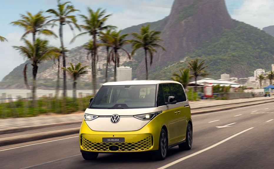 (foto do VW ID.Buzz com pneu Continental)