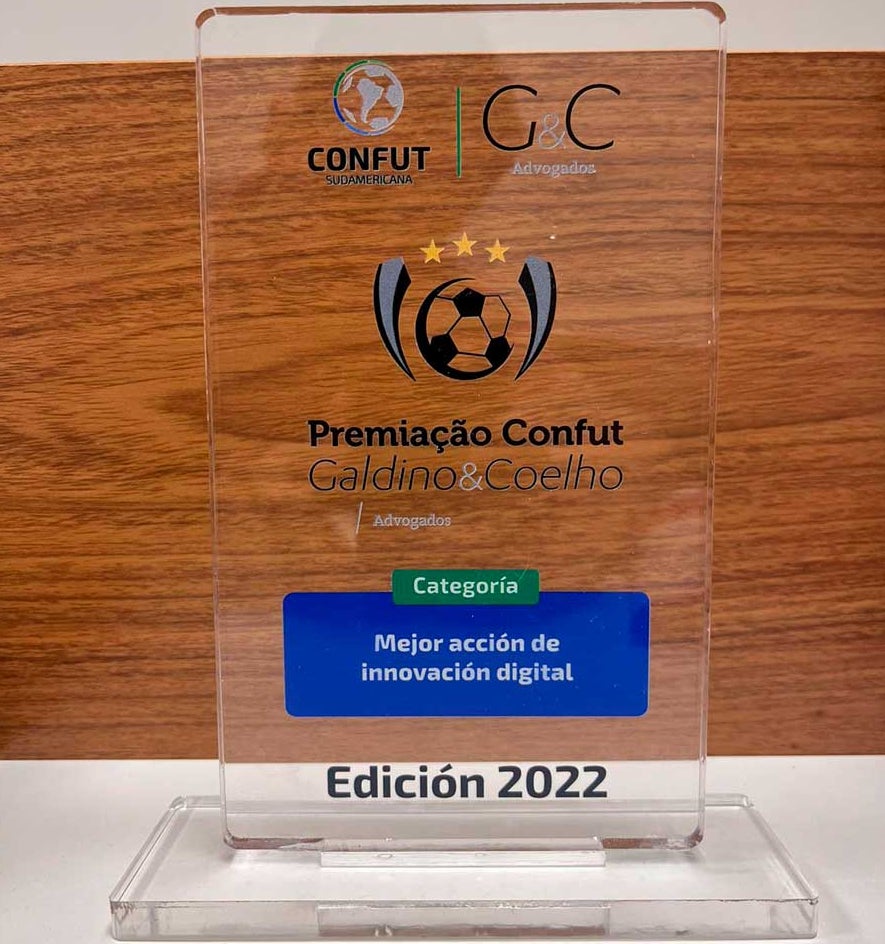 (foto do troféu referente a premiação)