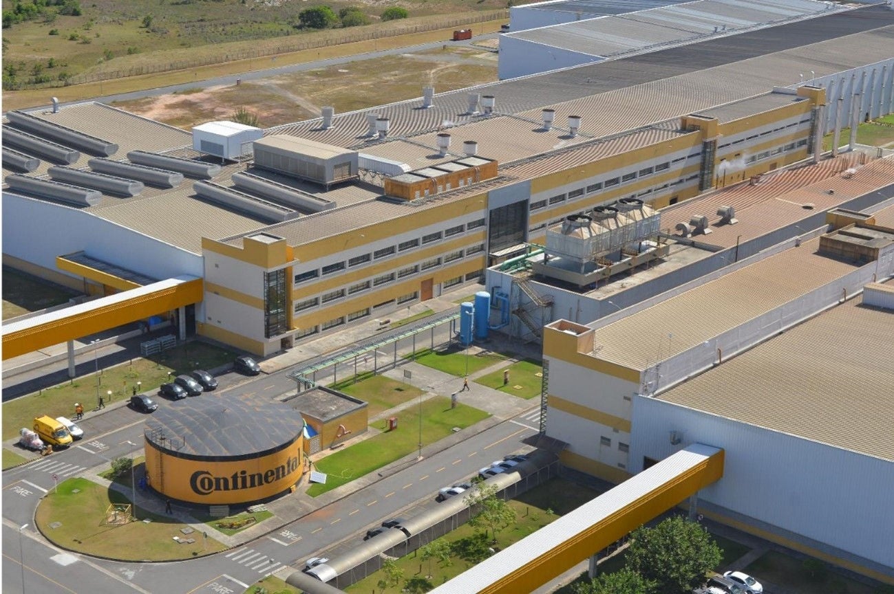 (foto aérea da fábrica da Continental Pneus em Camaçari)