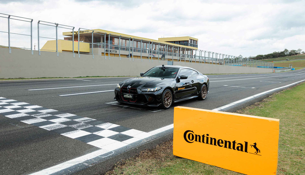 (Volta Rápida: BMW M4 CS 2025 com pneus UHP | Continental)