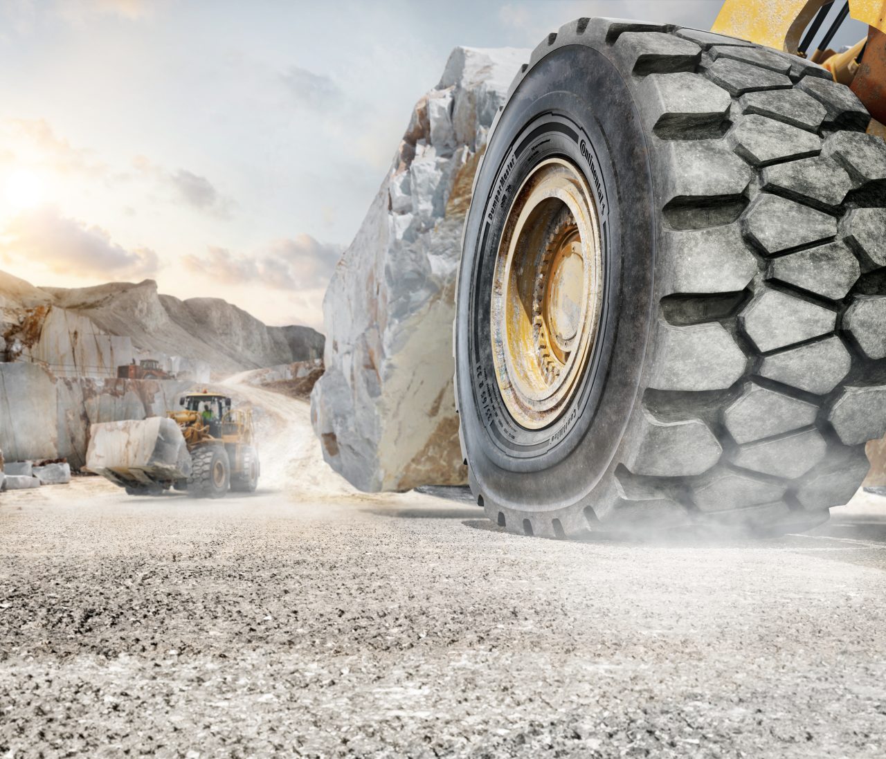 (imagem de veículo de mineração com Continental DumperMaster)